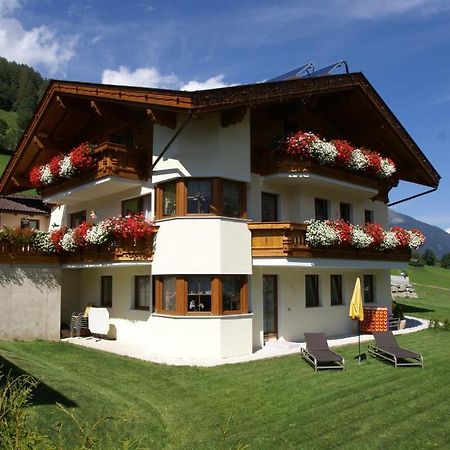Sonnenschloessl Apartments Нойштіфт-ім-Штубайталь Екстер'єр фото